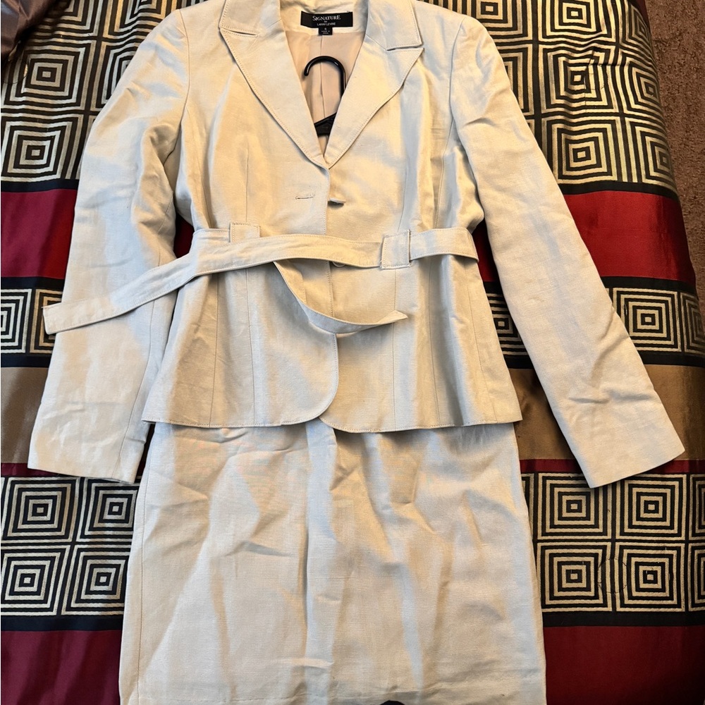 Women's Beige Jacket and skirt